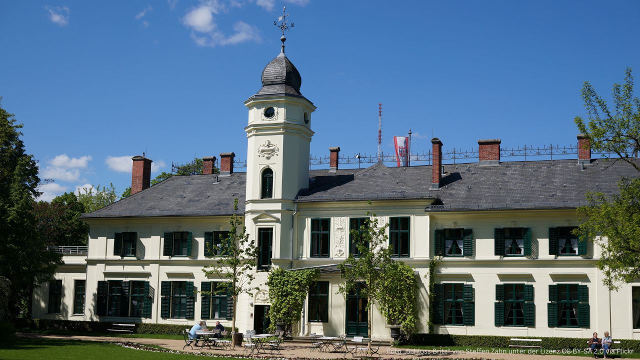 Schloss und Gutshof Britz