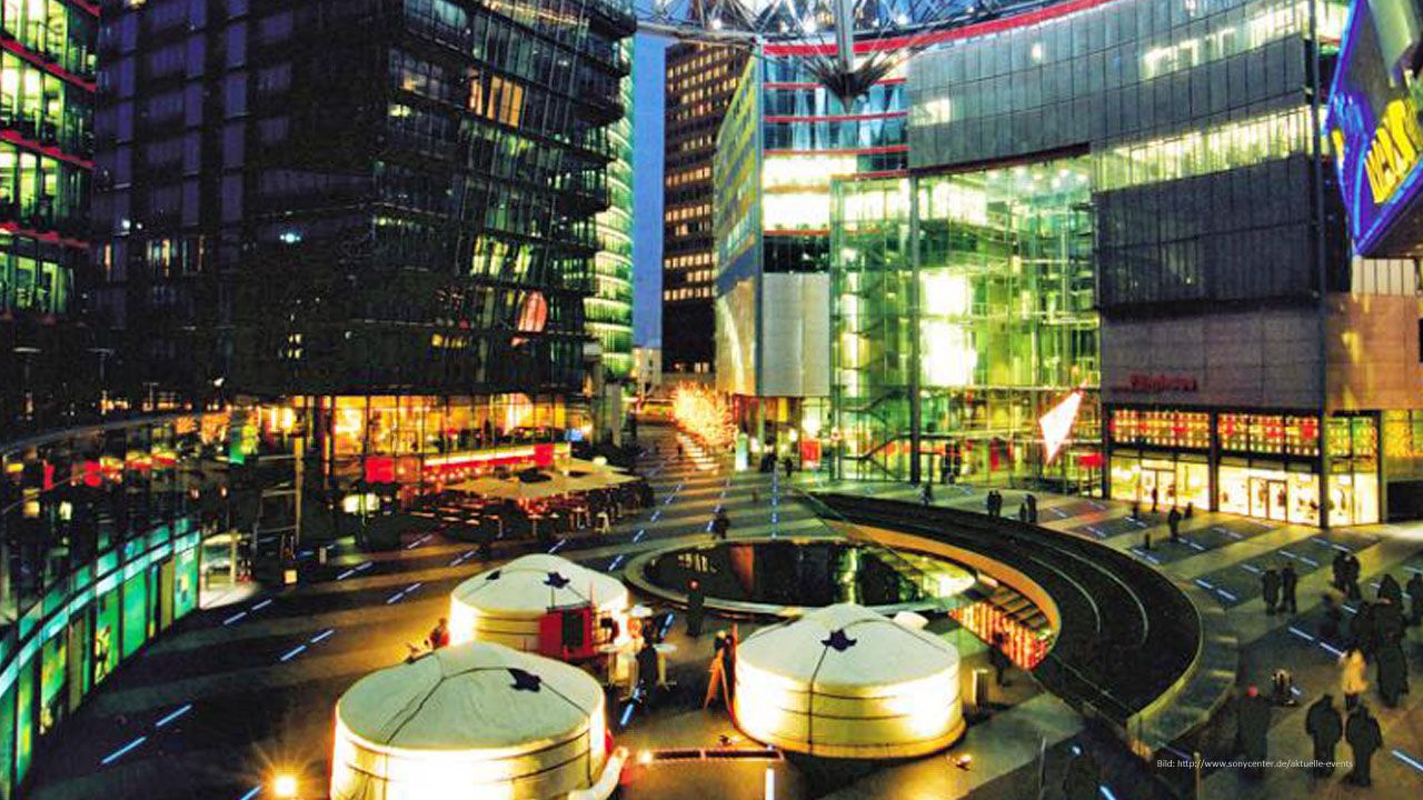 Besuchen Sie den Potsdamer Platz und hören Sie Geschichten in Jurten.