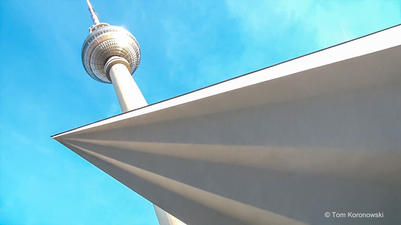 Im Berliner Fernsehturm ein VIP Dinner genießen.