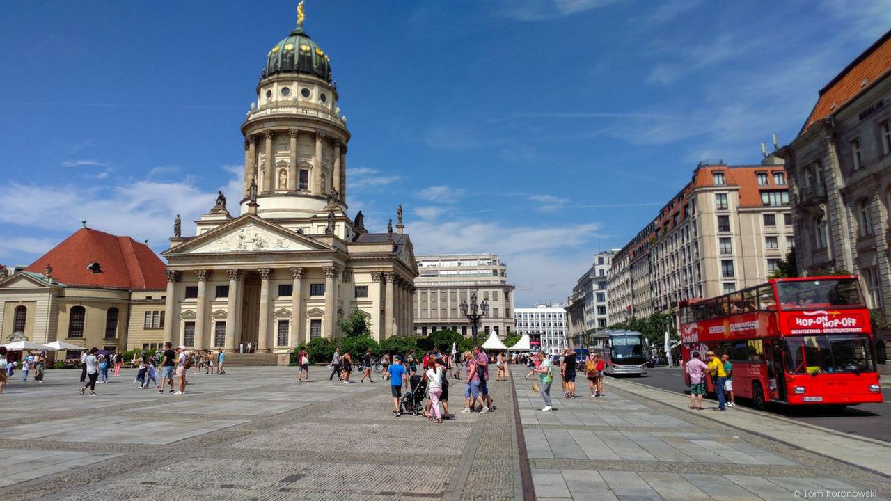 Der Gendarmenmarkt zählt zu den Top Sehenswürdigkeiten in Berlin.