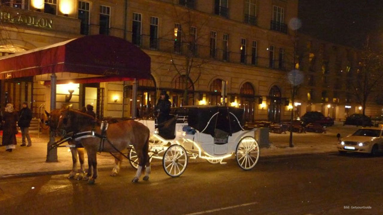 1-Hour Horse-Drawn Carriage Ride by Night