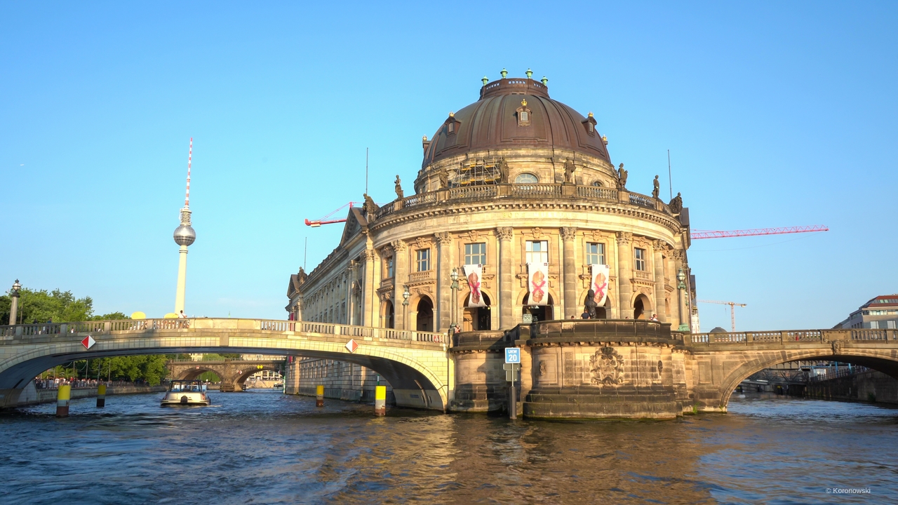 Besuchen Sie Berlin mit dem wunderschönen Bode Museum.