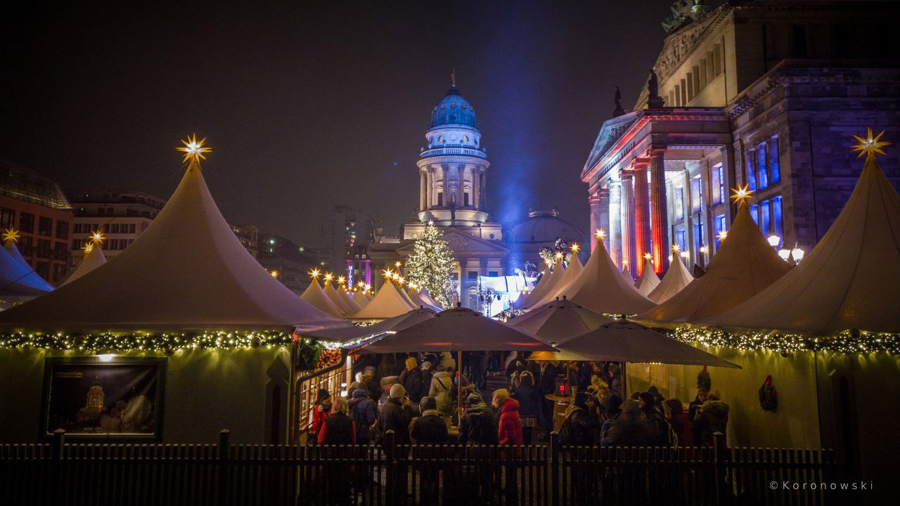 Weihnachtsmarkt Gedarmenmarkt Berlin Gericht Getraenk2