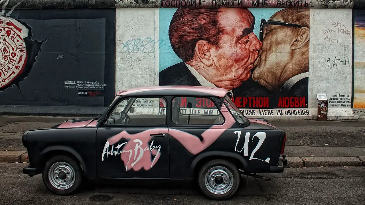 With the Trabi through Berlin