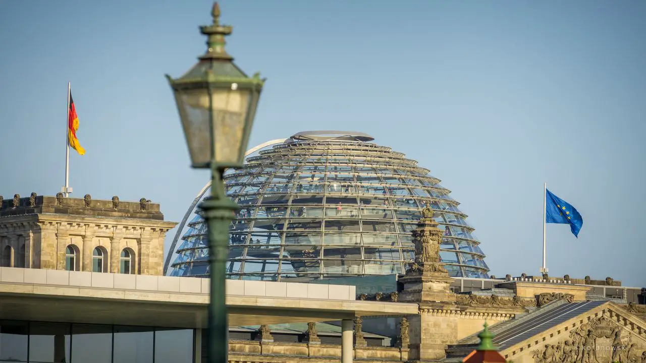 Reichstag Berlin: Mittagessen auf dem Dach des Berliner Reichstagsgebäudes