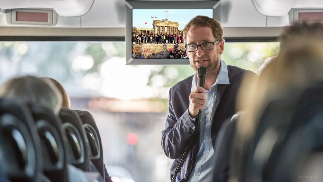 Video-Bustour durch Berlin nach Wahl buchen.