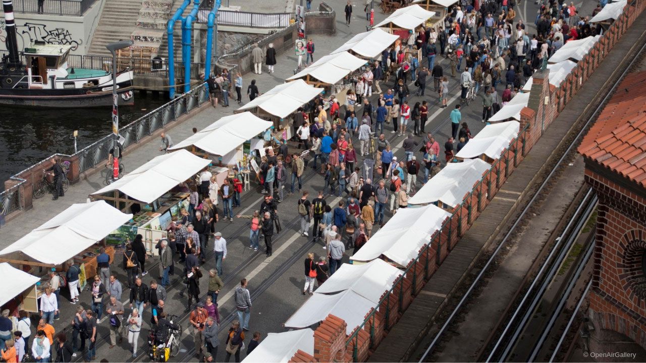 Besuchen Sie die Open Air Gallery auf der Oberbaumbrücke in Berlin.