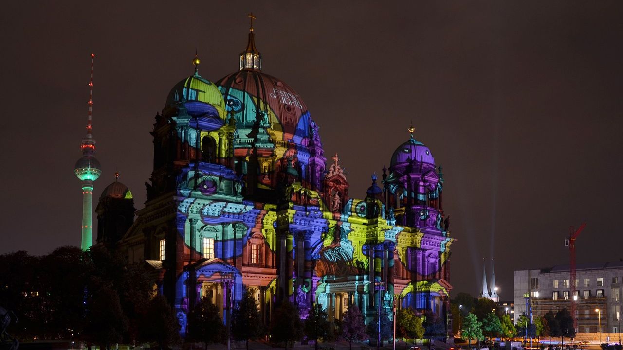 Lichterfahrt durch das „Illuminierte Berlin“