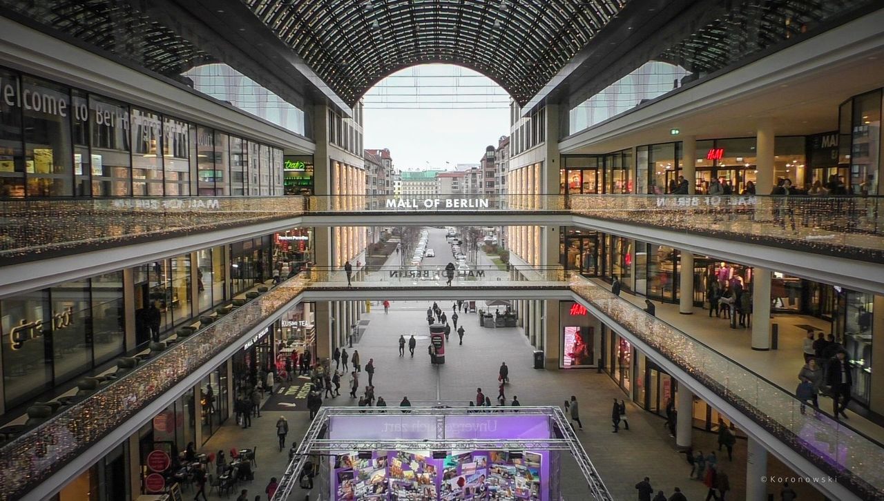 Besuchen Sie die Mall of Berlin.