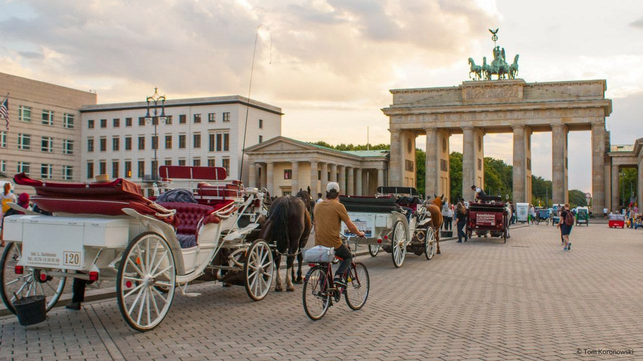 Buchen Sie Ihre Reise nach Berlin.