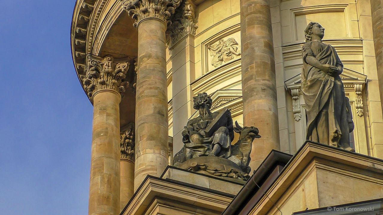 Besuchen Sie bei Ihrem günstigen Kurzurlaub nach Berlin den Gendarmenmarkt.