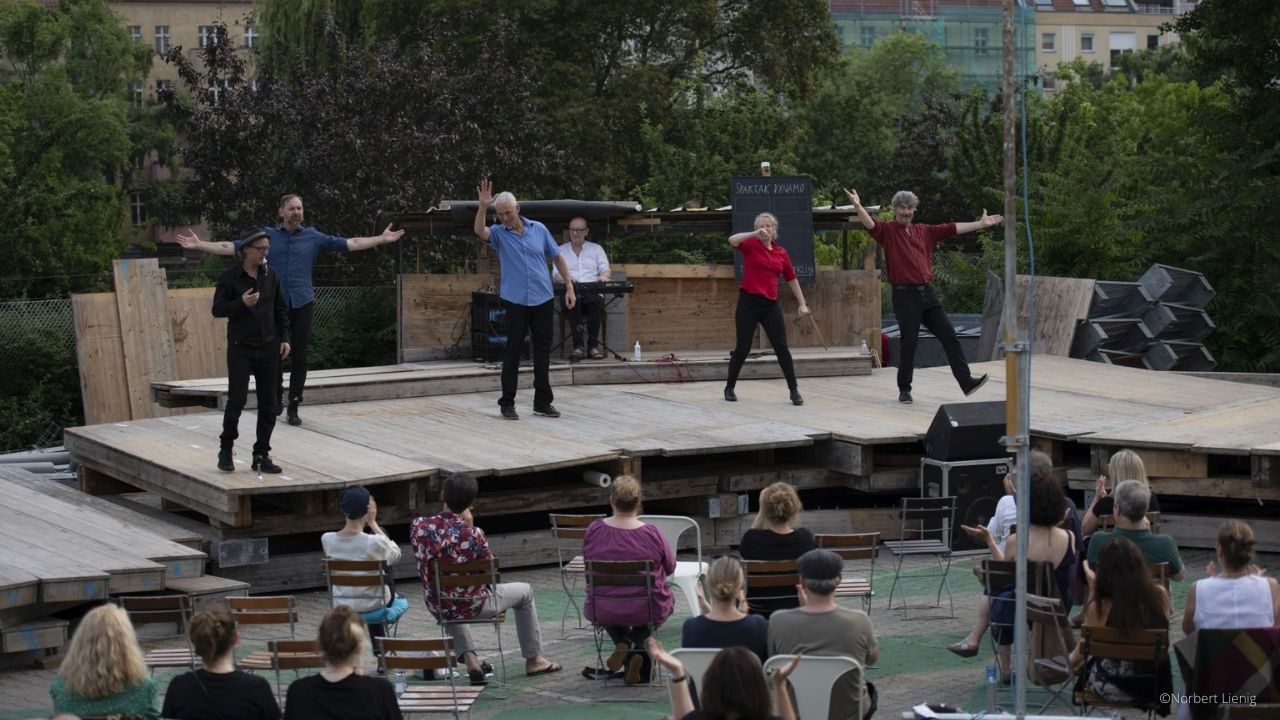 Besuchen Sie das Impro-Theater im Globe Berlin.