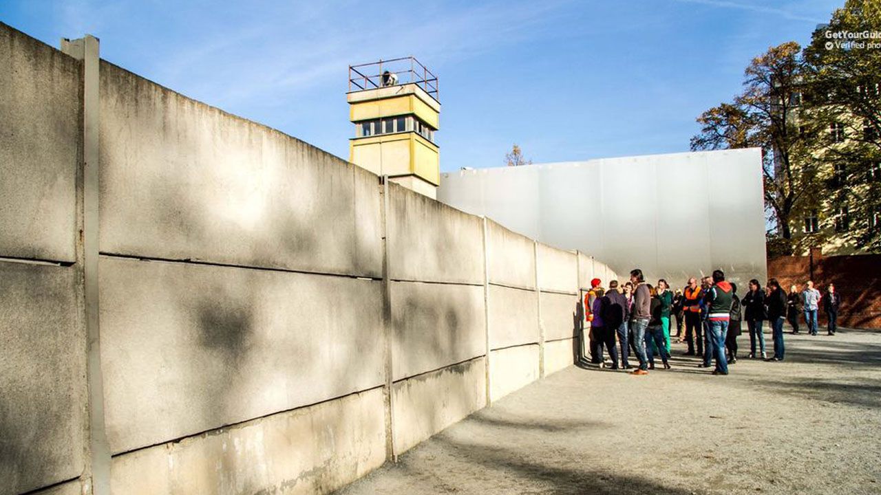 Berlin Wall: 1-Hour Walking Tour of the Divided City