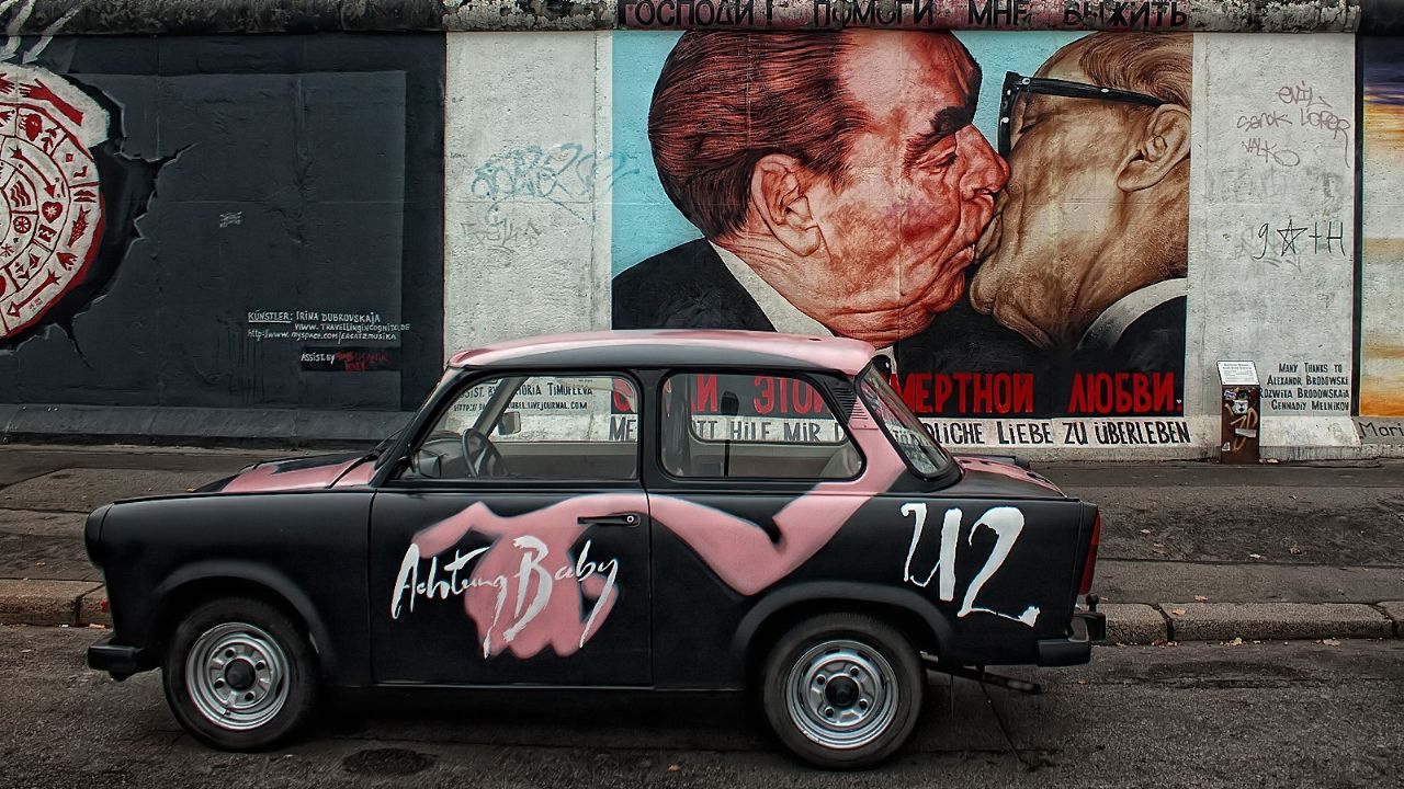 With the Trabi through Berlin