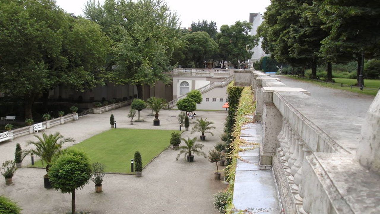 Guided tour through Neukölln with private tour guide