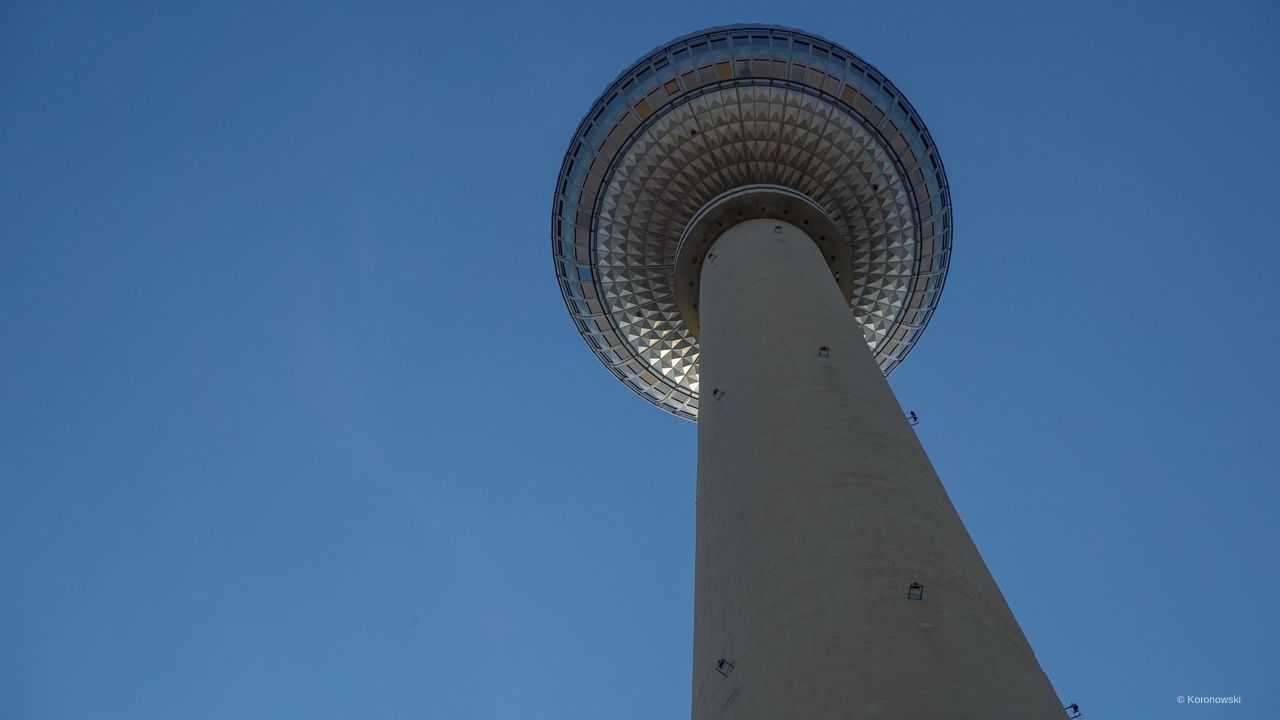 Visit the TV tower in Berlin with a reserved table at the restaurant.