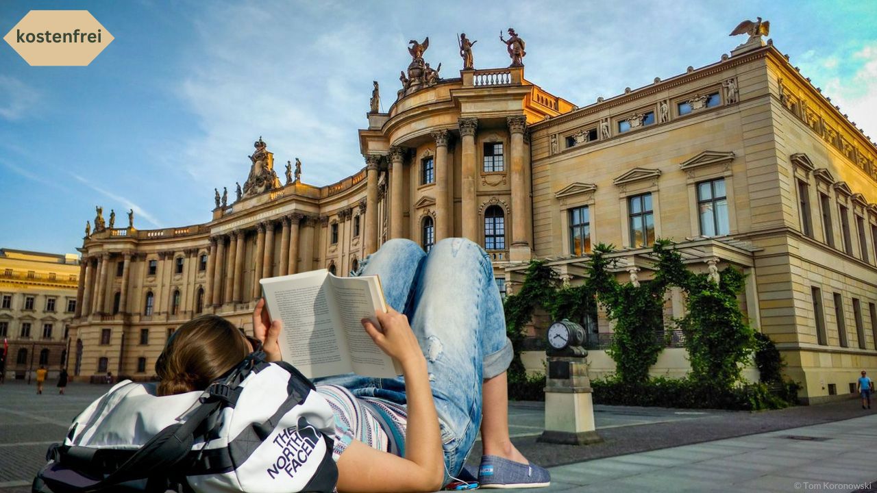 Lesen auf dem Bebelplatz