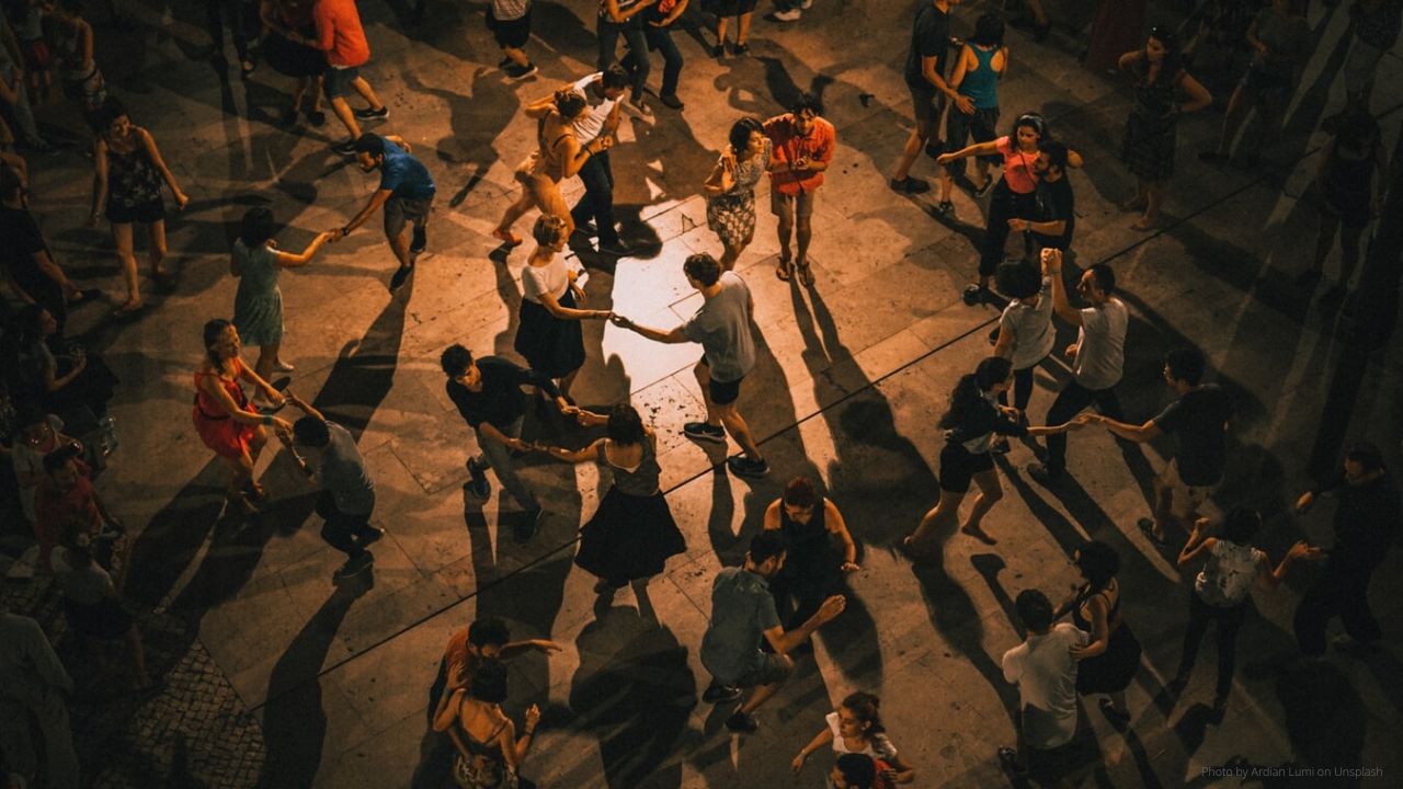 Besuchen Sie das Valentine Dance Festival in Berlin.