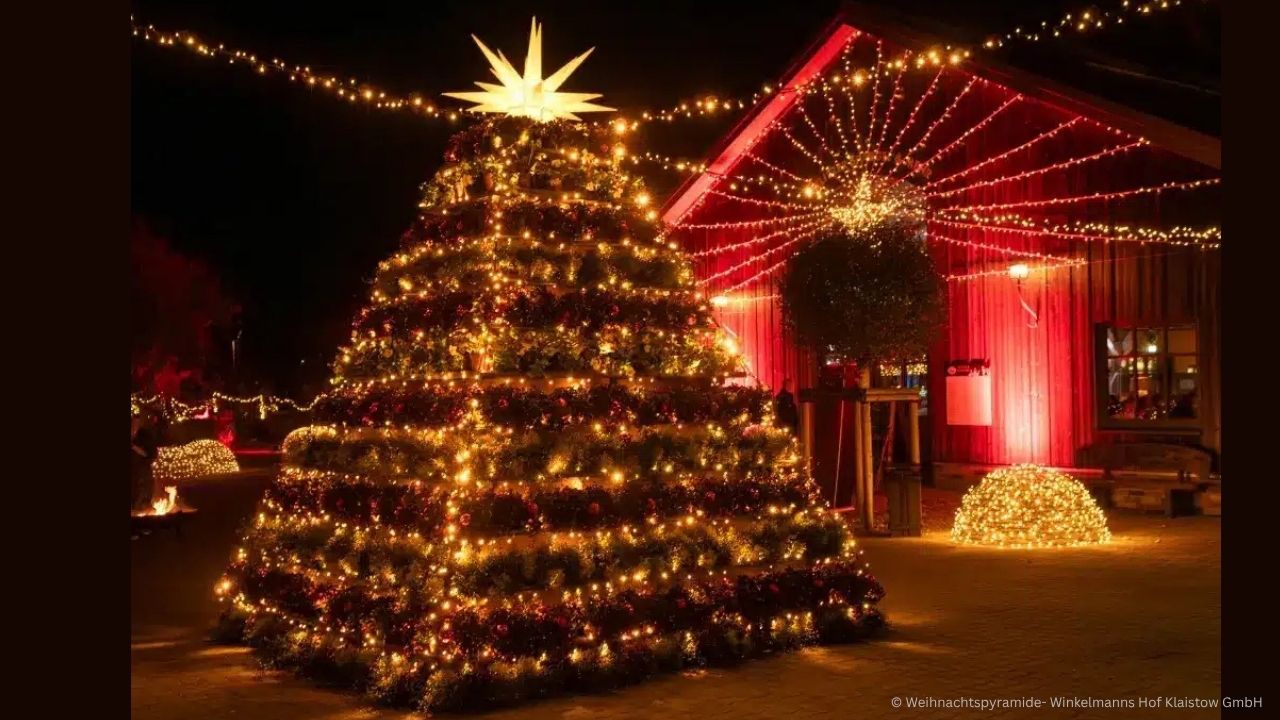 Weihnachtspyramide auf dem Weihnachtsmarkt Klaistow
