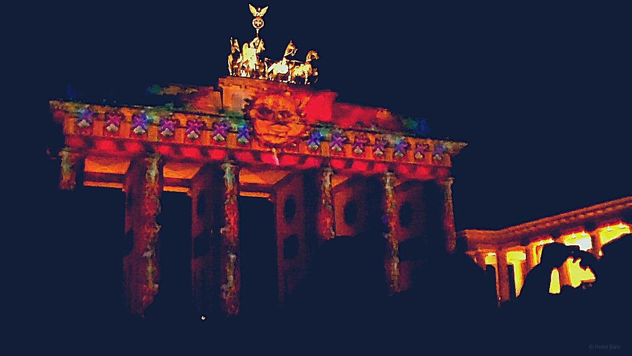 Besuchen Sie das kostenfreie Festival of Lights in Berlin.