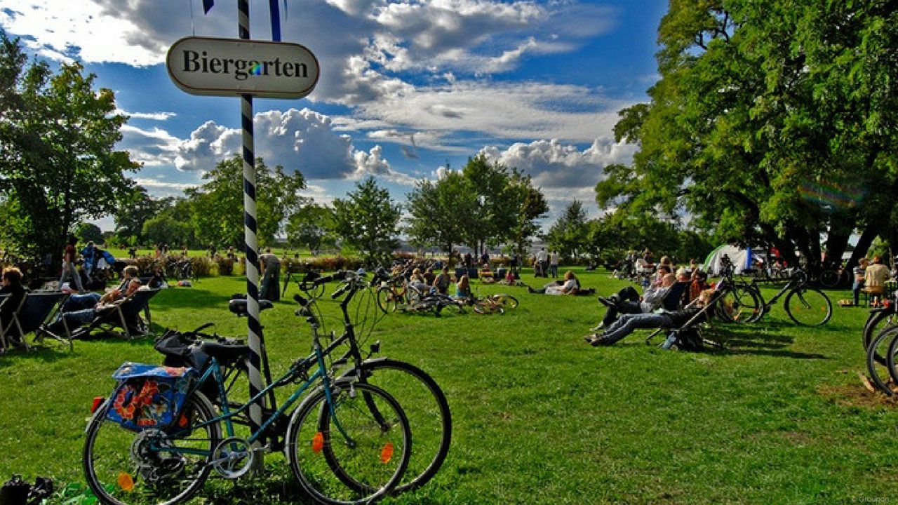 Tempelhofer Feld Berlin: Wertgutschein im Biergarten